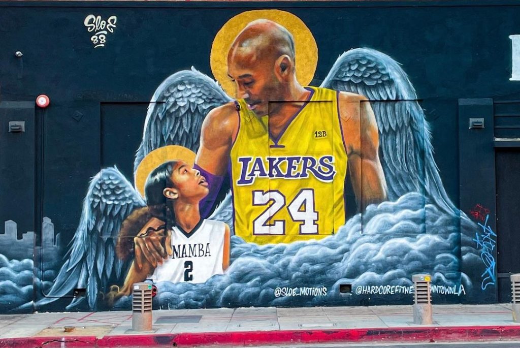 Paninted mural of Kobe and Gigi Bryant in LA