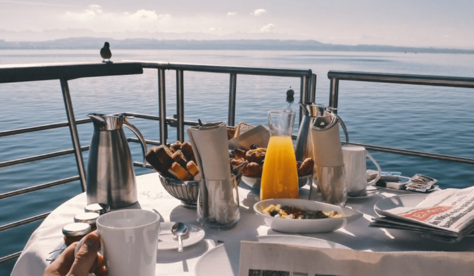 13 Amazing Outdoor Brunch Spots That Come With A Side Of Gorgeous Scenery