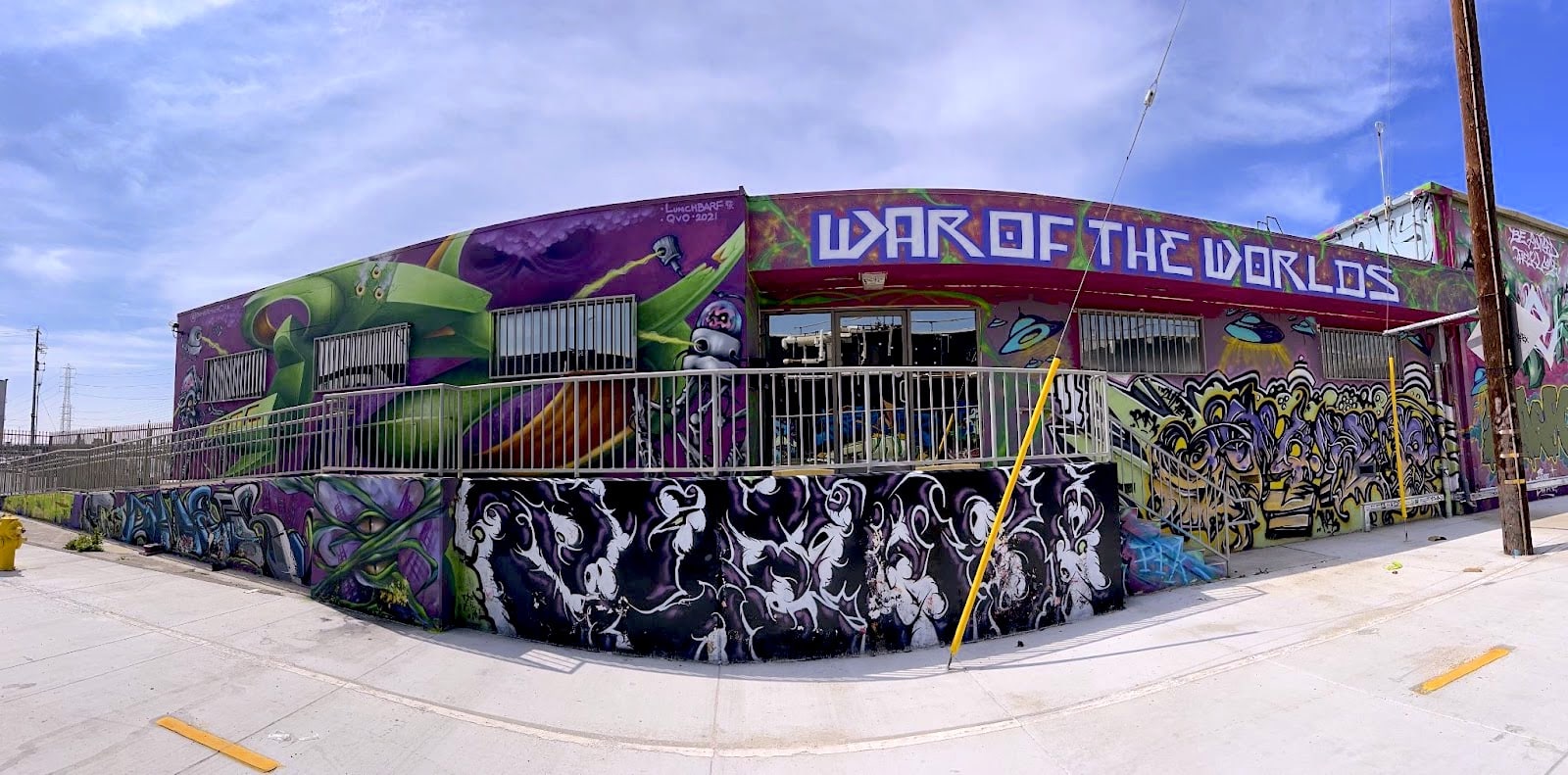Graffiti showing a depiction of the War of the Worlds