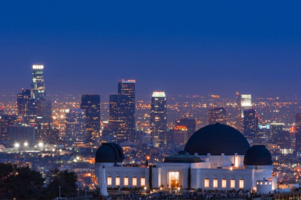 El icónico Observatorio Griffith no puede faltar en una lista de qué hacer en Los Ángeles